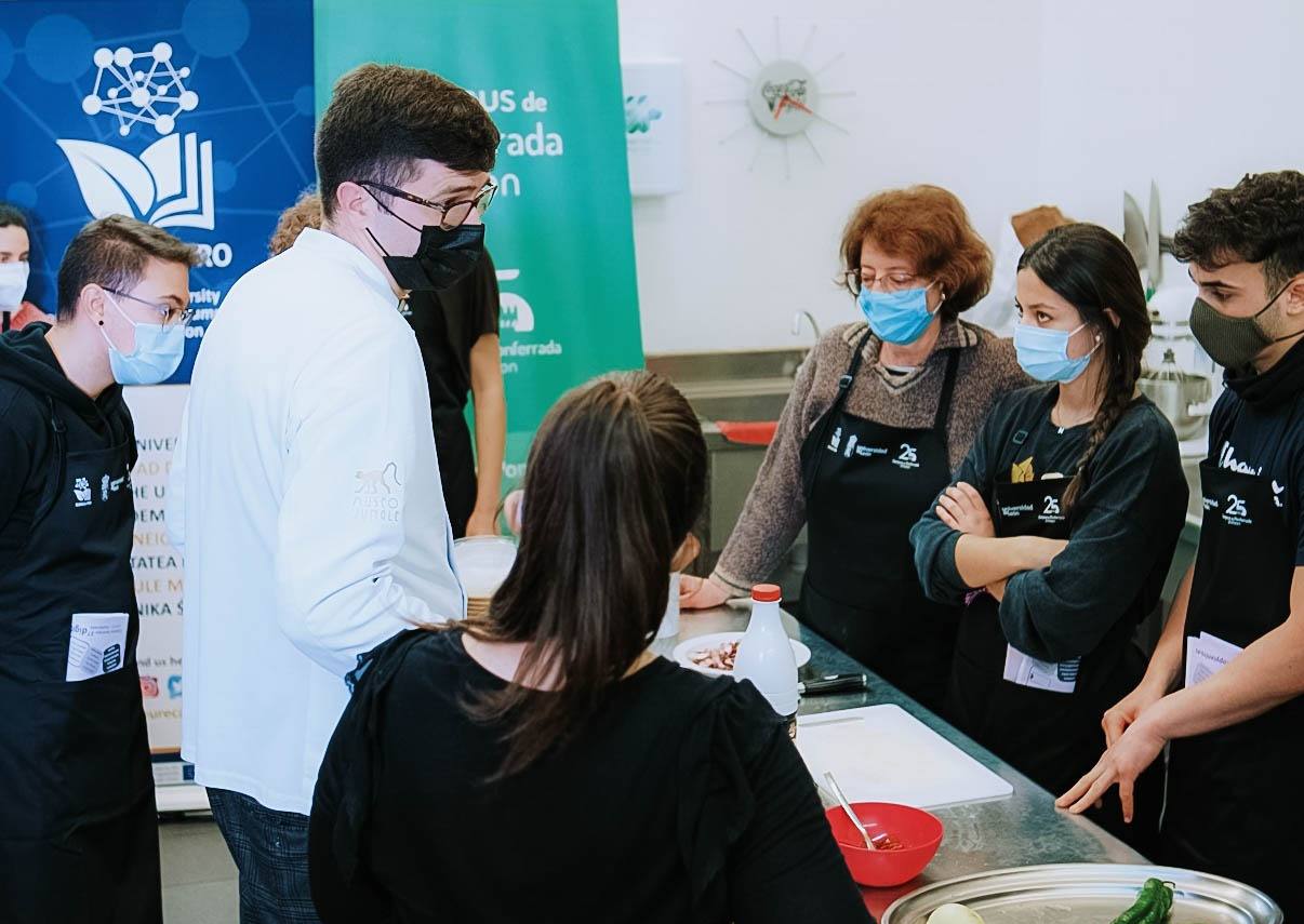 Taller de cocina saludable con sabor a Bierzo en el Campus de la ULE en Ponferrada. 