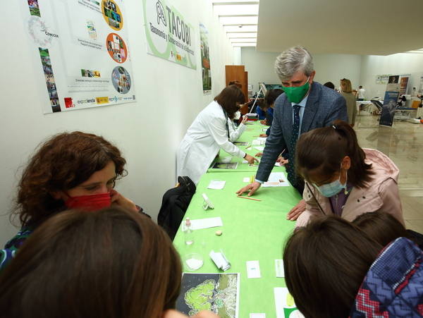 Inauguración de la muestra Expociencia 2022 en el Campus de Ponferrada.