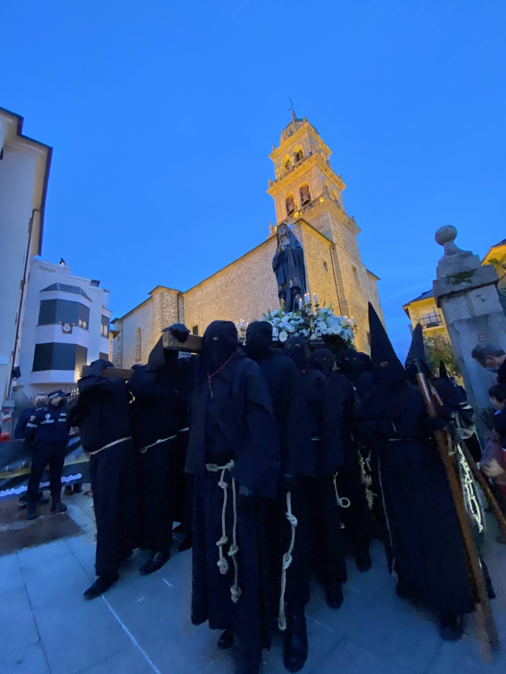 Fotos: Procesión de la Dolorosa en Ponferrada