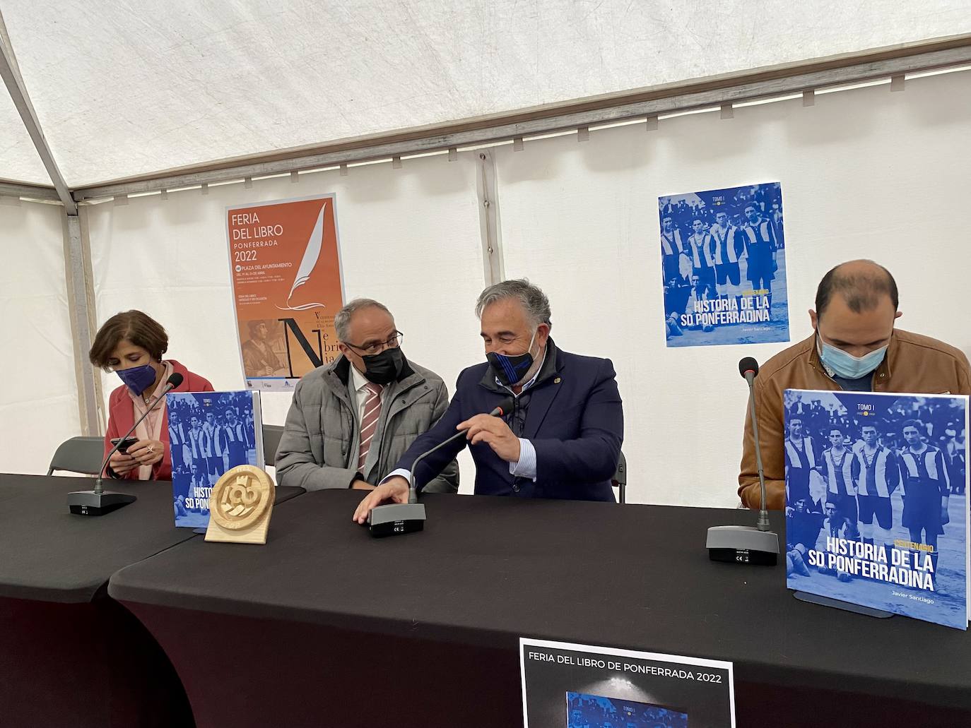 Fotos: Inauguración de la Feria del Libro de Ponferrada