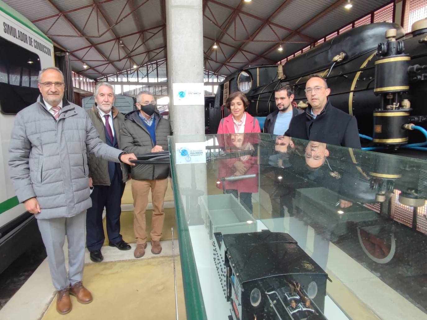 El gerente de la Fundación de los Ferrocarriles Españoles visita el Museo del Ferrocarril de Ponferrada.