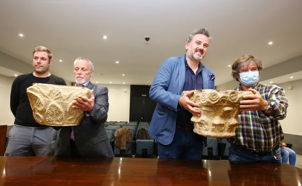 El concejal de Medio Rural (I) y los responsables de la investigación, en la presentación de los trabajos.