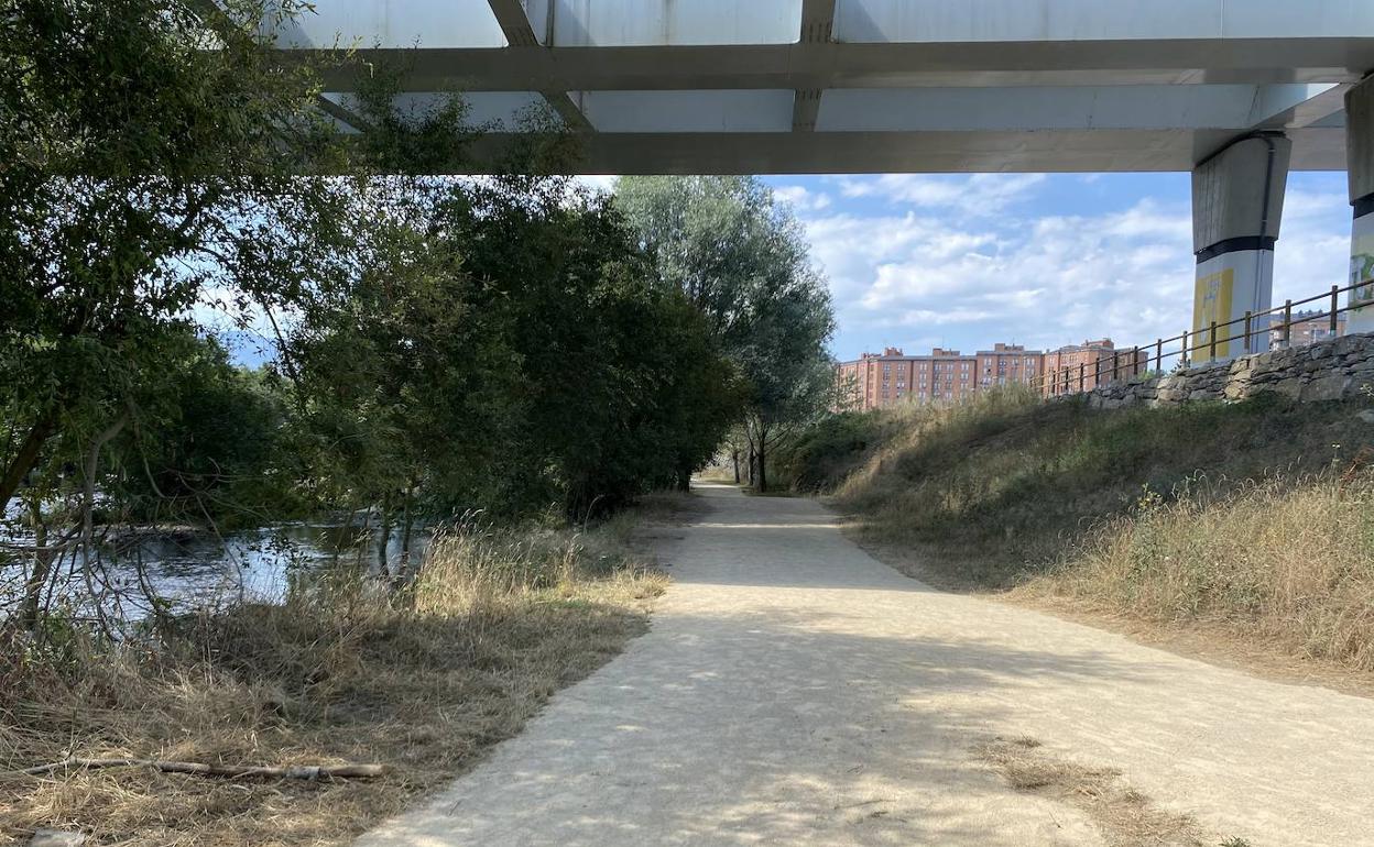 Paseo del río Sil en Ponferrada.