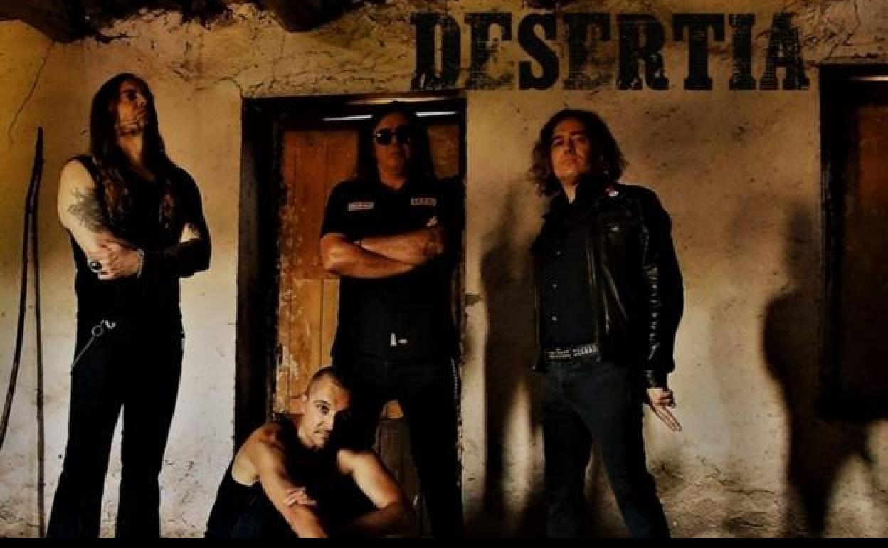 La banda berciana de grunge metal Desertia.