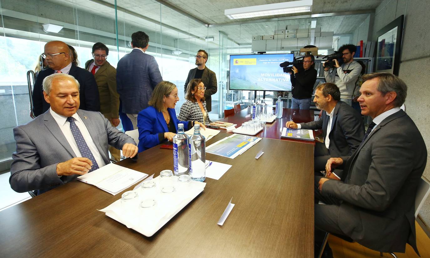 Fotos: Reunión sobre el colapso por el derrumbe del viaducto de la A-6