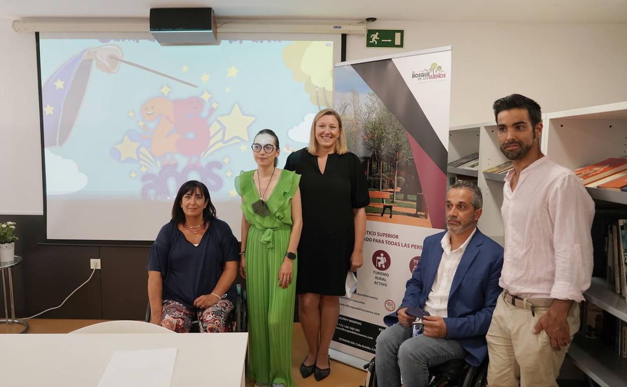 Imagen de la presentación del campamento.