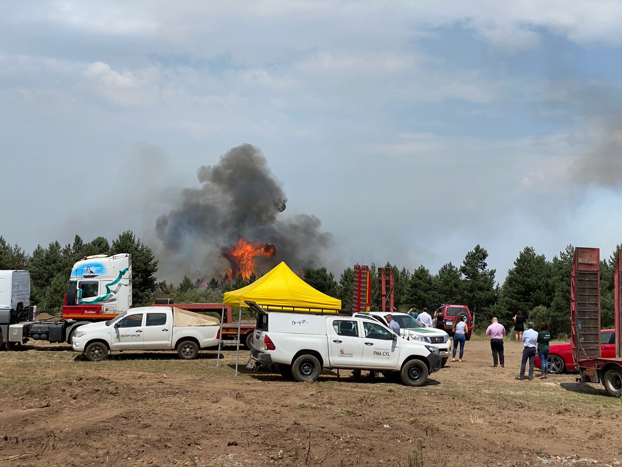 Fotos: Incendio forestal en Montes