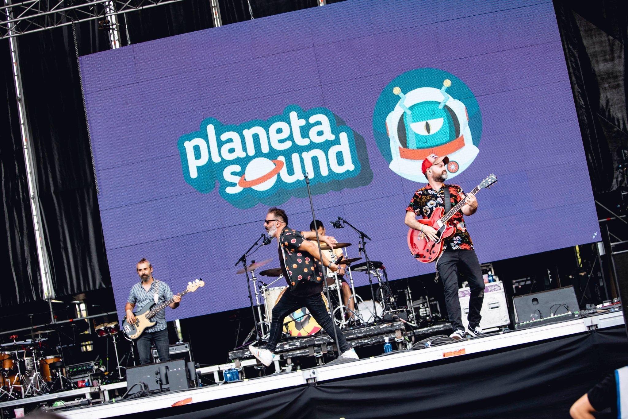 Más de 20 grupos de música, entre los que destacan Lori Meyers, La M.O.D.A, Dorian y Sidonie, han pasado por los tres escenarios ubicados en el Estadio Colomán Trabado, la Plaza del Ayuntamiento y el Boulevard de La Rosaleda.