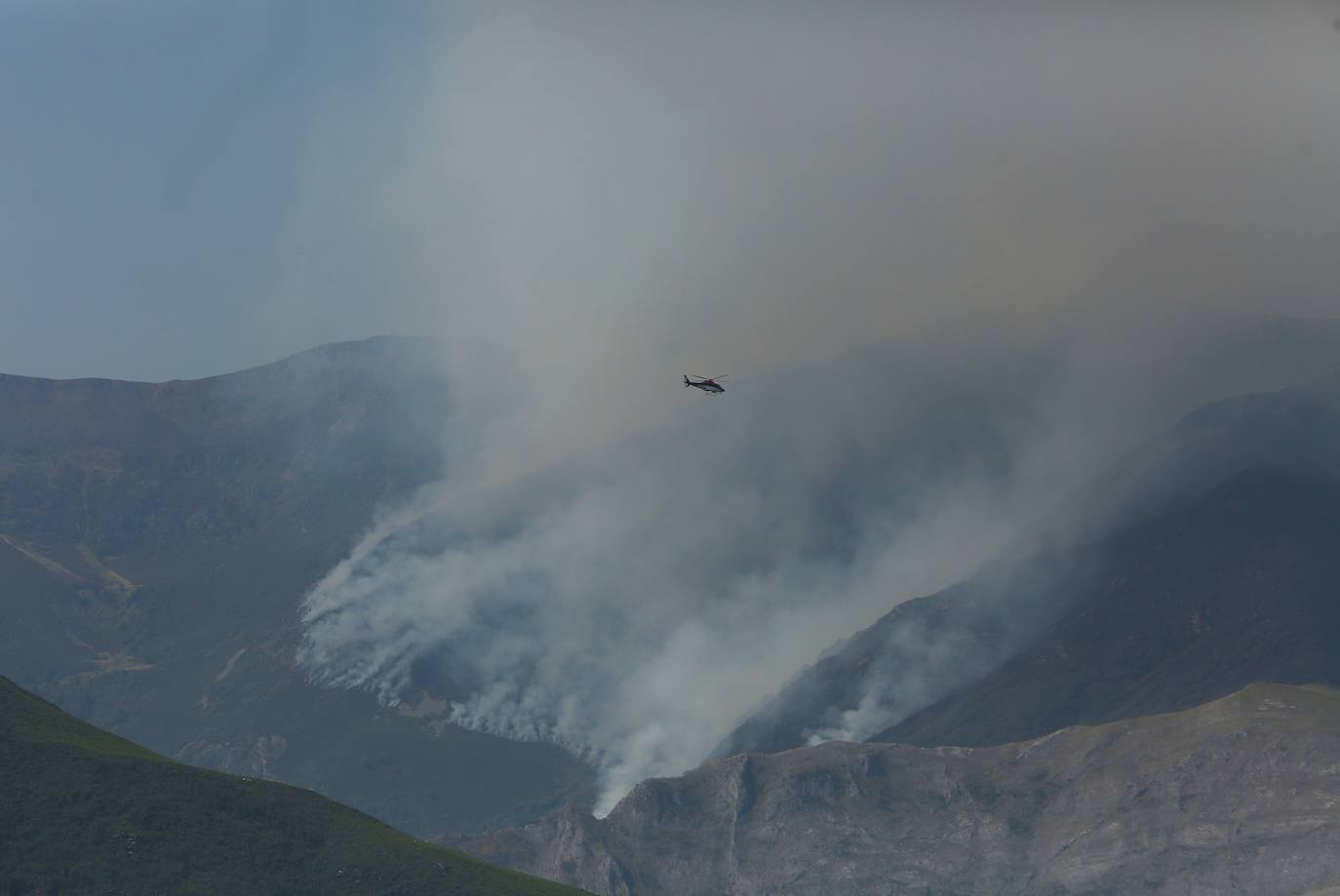 Fotos: Incendio en Montes de Valdueza