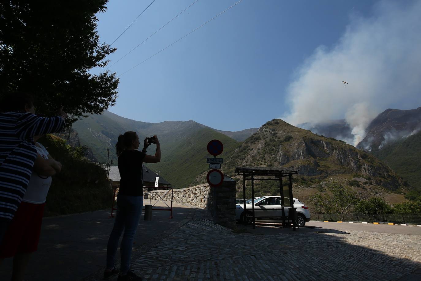 Fotos: Incendio en Montes de Valdueza
