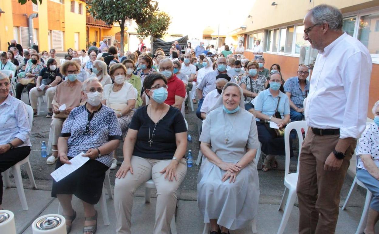 El alcalde de Ponferrada participó en el homenaje a las religiosas que abandonan el Hospital de la Reina.
