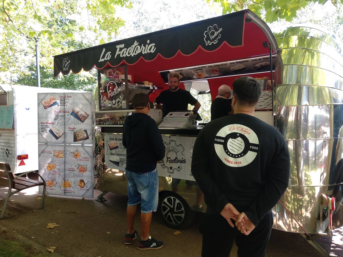 Inauguración del festival gastronómico 'Come y Calle' en el parque de la Concordia de Ponferrada.