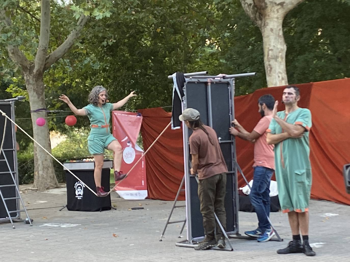 Fotos: Circo sin red en las fiestas de la Encina