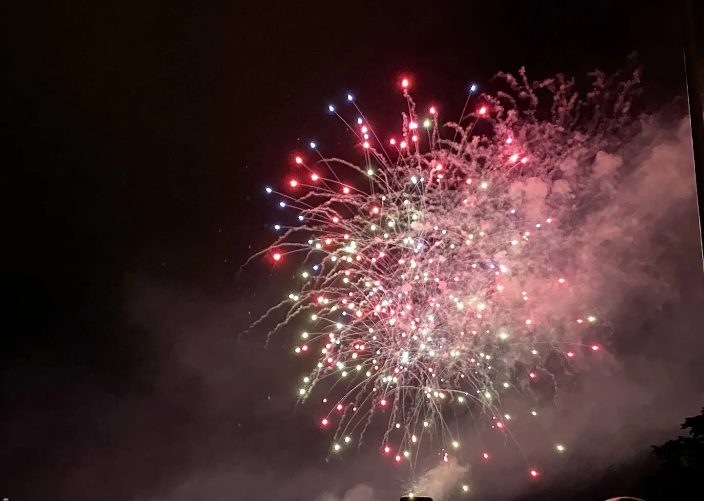 Fotos: Fuegos artificiales en la Encina