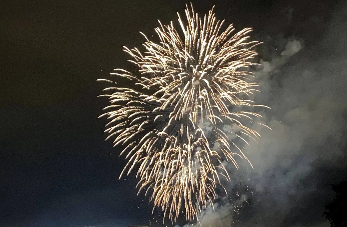 Fotos: Fuegos artificiales en la Encina