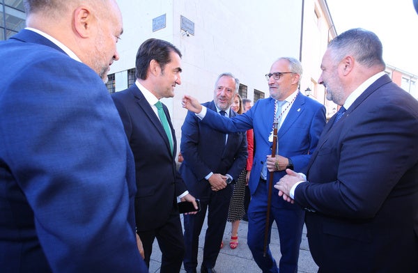 Ponferrada acogió este jueves un desembarco de autoridades para participar en los actos del Día del Bierzo en el marco de las fiestas de la Encina.