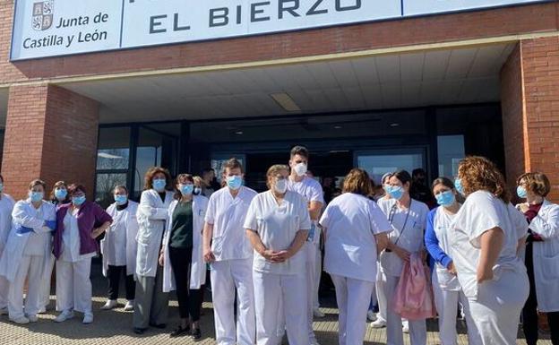 La Junta de Personal del Hospital del Bierzo respalda las movilizaciones por la sanidad: «Tenemos que volver a salir la calle»