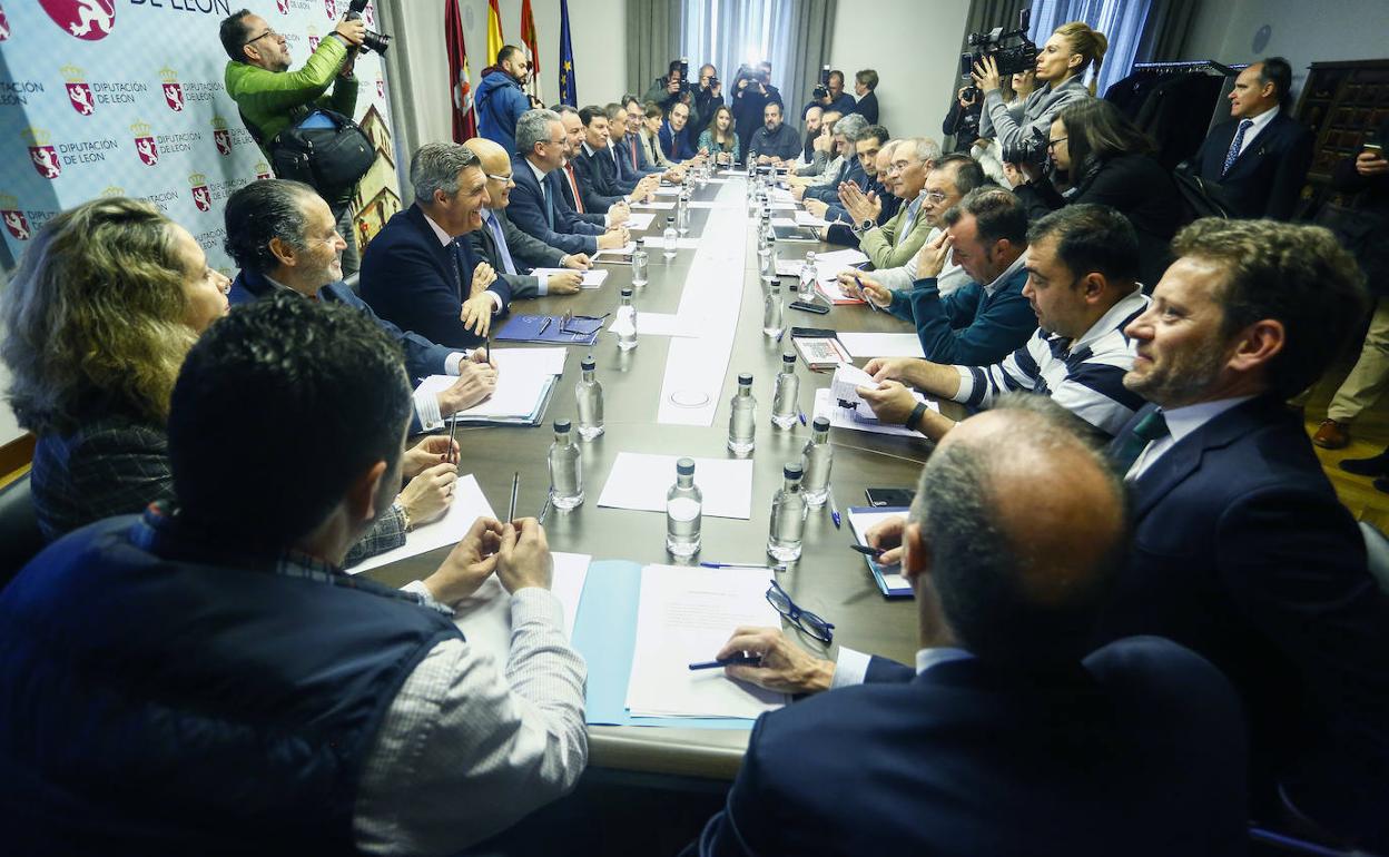 Reunión de la Mesa por León el 3 de marzo de 2020.