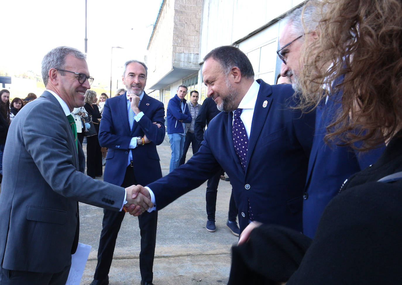 Fotos: El consejero de Empleo clausura dos programas mixtos en Ponferrada