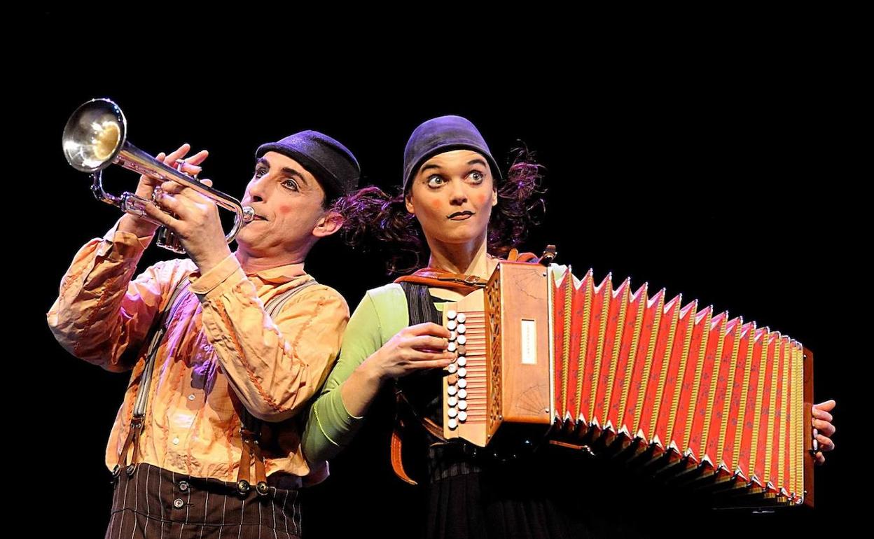 El dúo italo-suizo Baccalà llega el próximo miércoles al Teatro Bergidum de Ponferrada. 