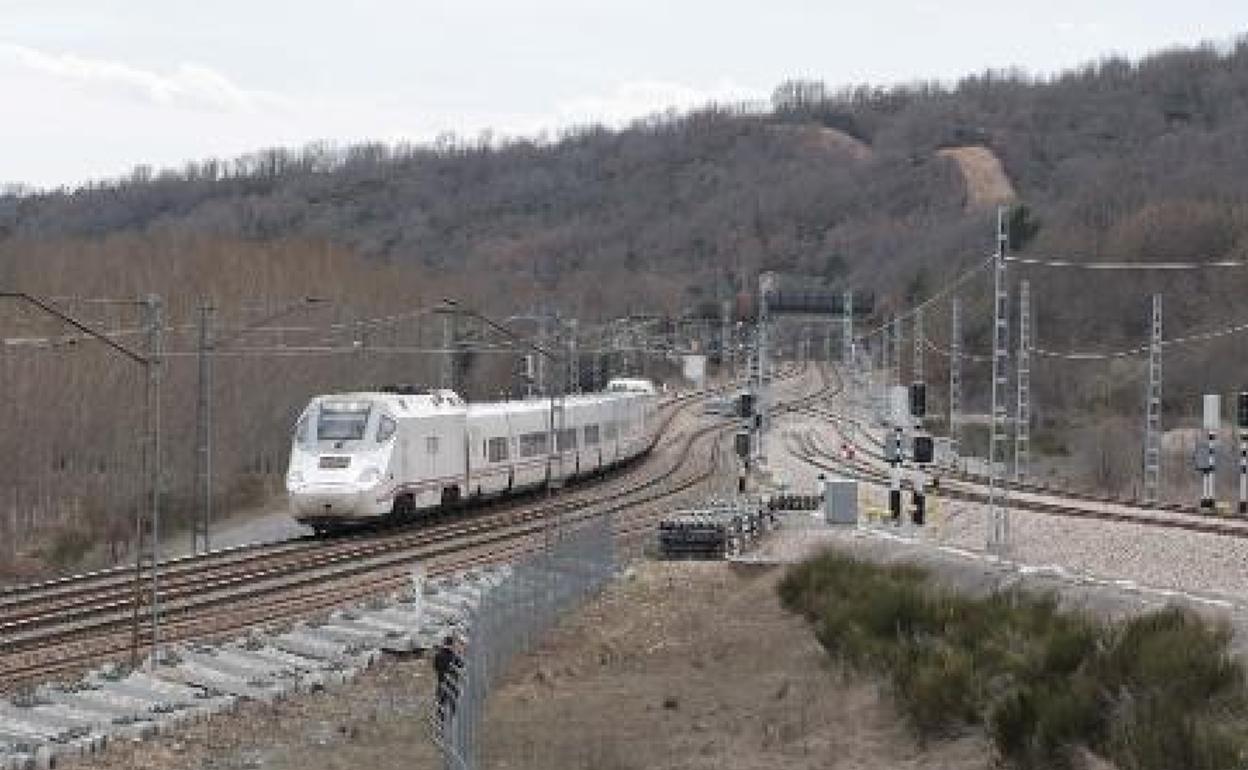 Cs reclama el aumento de la inversión destinada a infraestructuras ferroviarias..