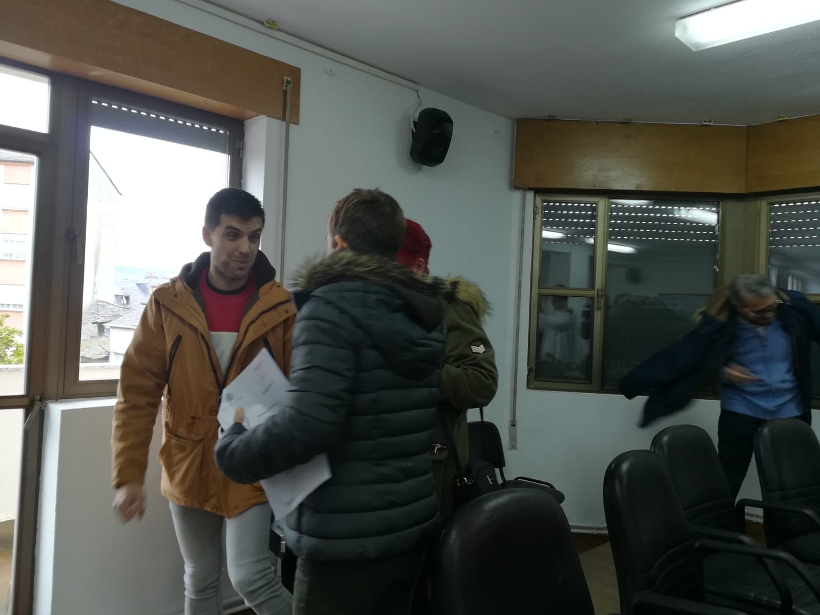 Fotos: Pleno urgente en Cacabelos