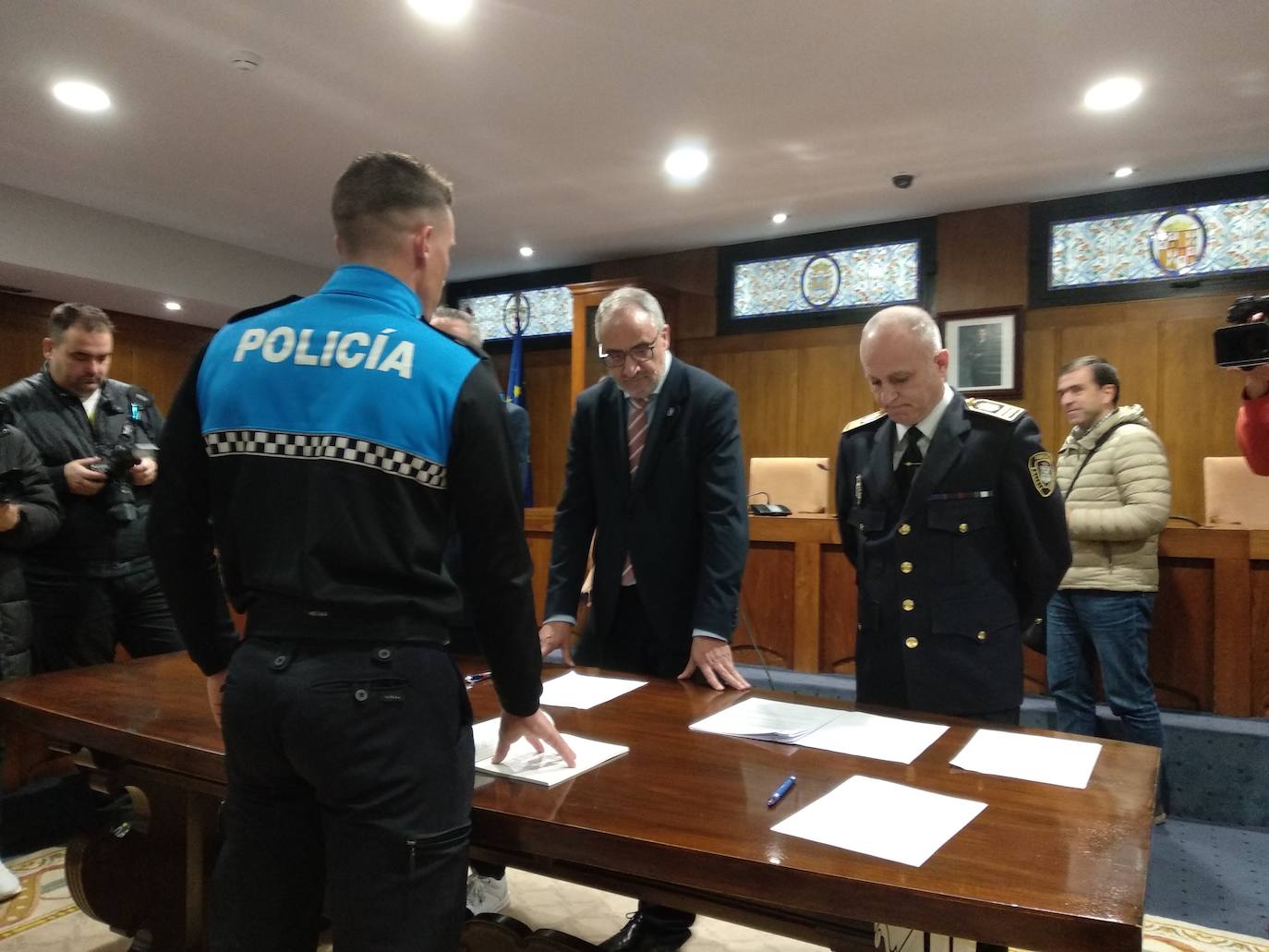 Toma de posesión de los nueve agentes de la plantilla de la Policía Municipal de Ponferrada. 