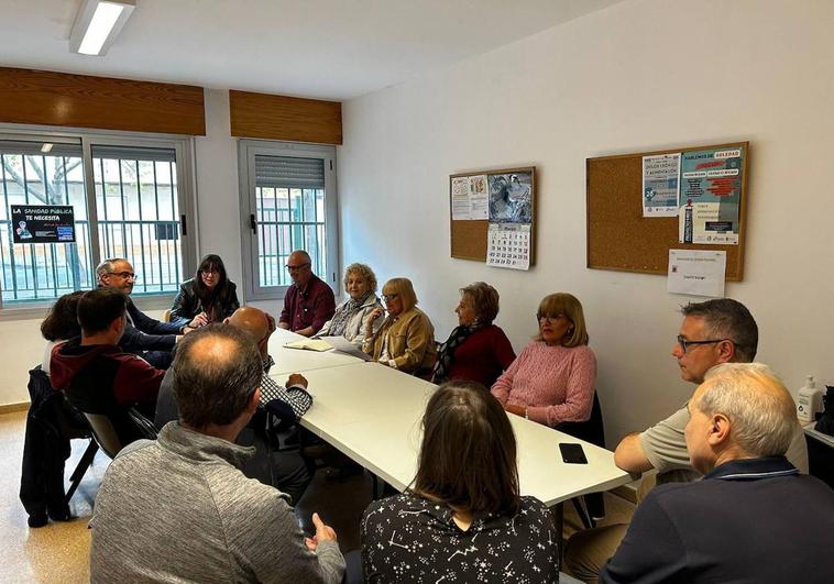 El PSOE de Ponferrada inicia la precampaña atendiendo las reivindicaciones de los barrios