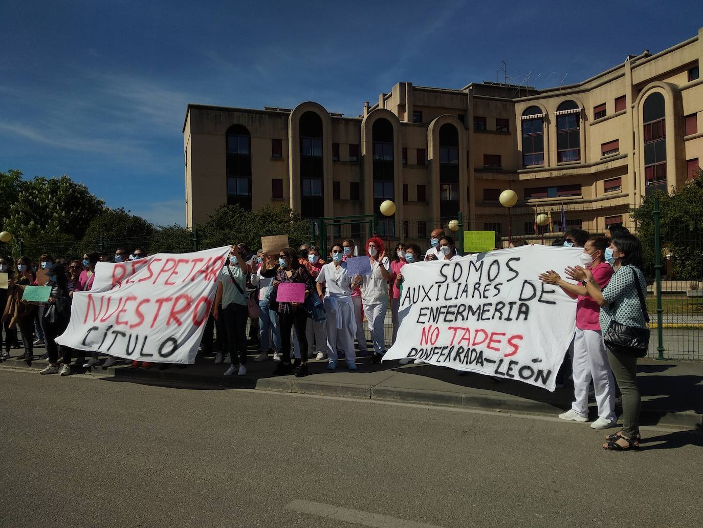 Protesta de los auxiliares de enfermería en Ponferrada