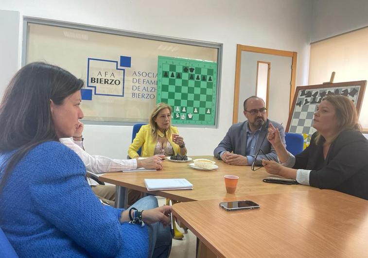 El PP de Ponferrada compromete «mucho más respaldo municipal» para la asociación Alzheimer Bierzo