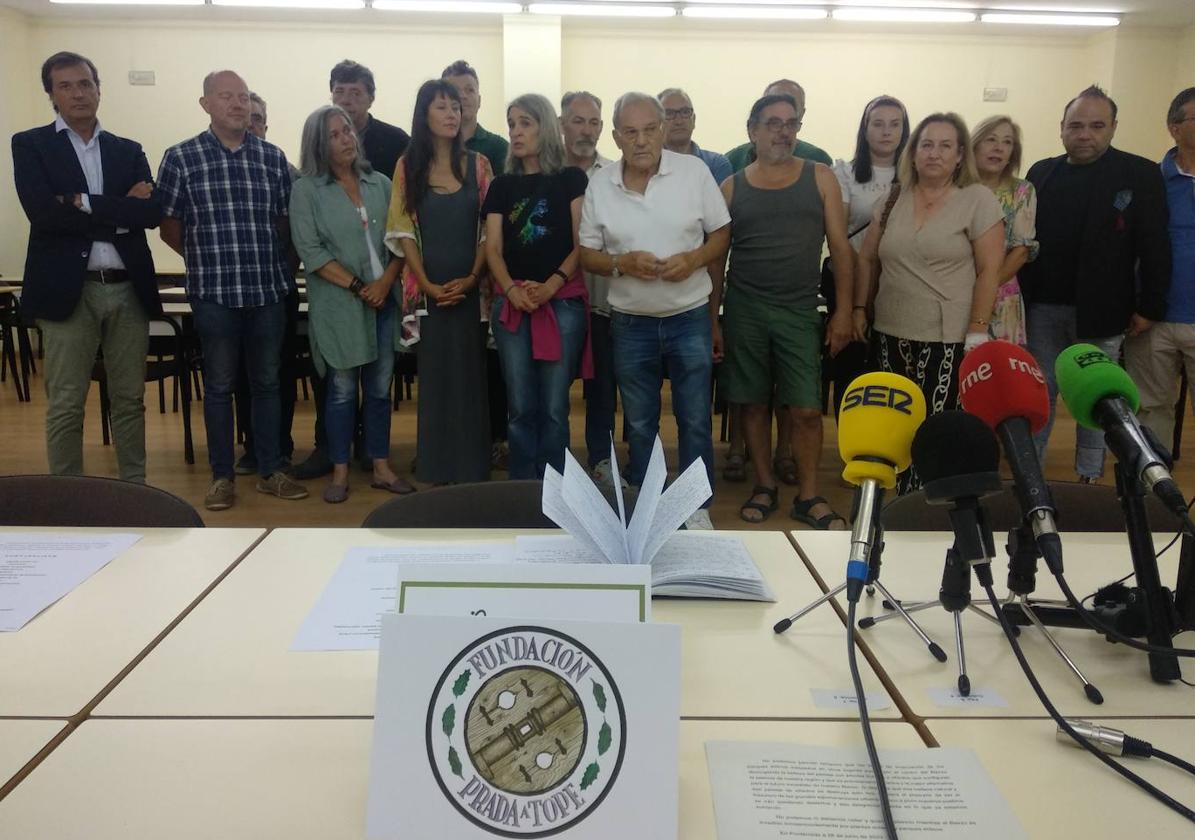 Una veintena de colectivos se unen al manifiesto de Prada a Tope contra los macroparques fotovoltaicos en El Bierzo