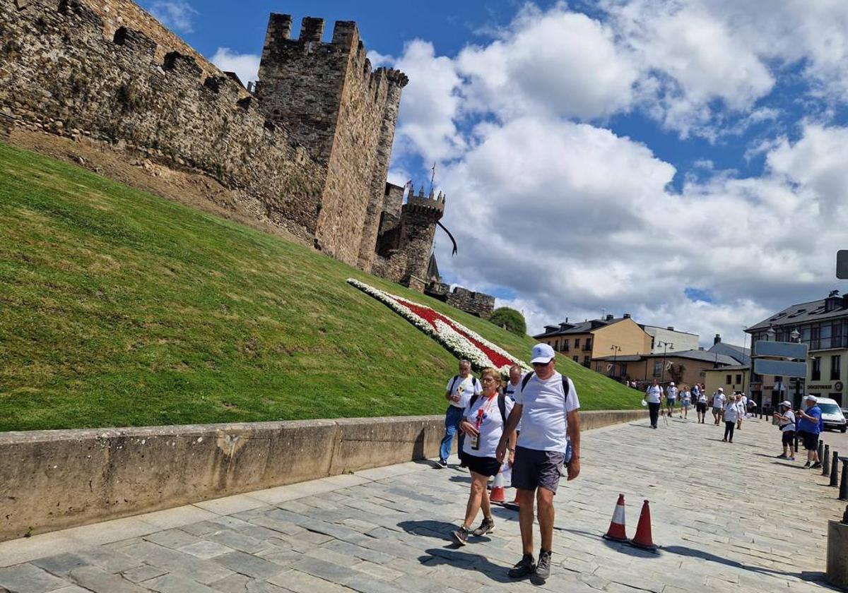 Alphas en Camino a su paso por Ponferrada.
