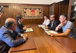 En la reunión manetnida se habló sobre los diversos proyectos de futuro.