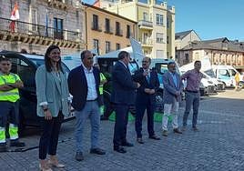 Imagen de la presentación de la nueva maquinaria de limpieza viaria en Ponferrada.