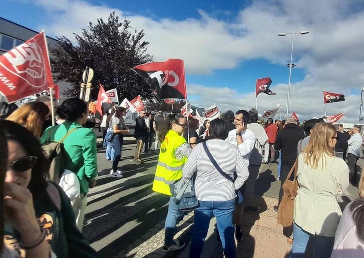 Protesta de los trabajadores de Teleperformance en Ponferrada.