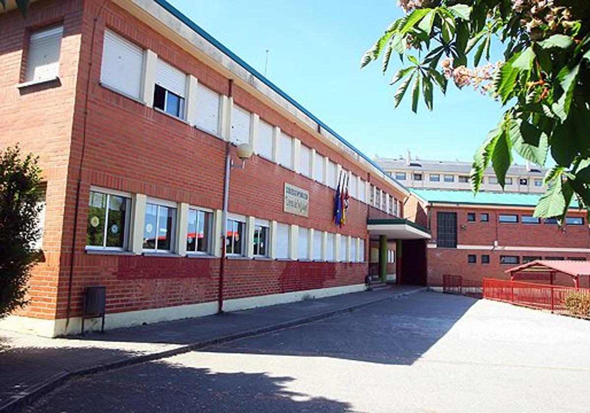 Ponferrada destina más de 12.000 euros a reparar muros del colegio Campo de los Judíos