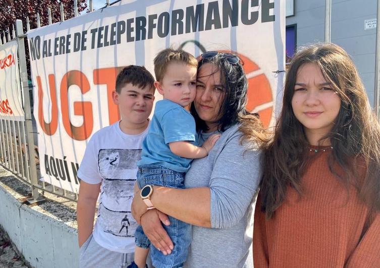 ERE Teleperformance: «Sin mi sueldo, con cuatro hijos y como está la vida es imposible»