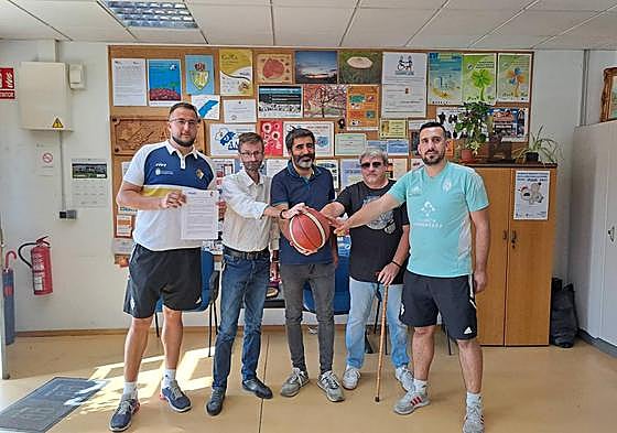 Imagen de la firma del convenio.