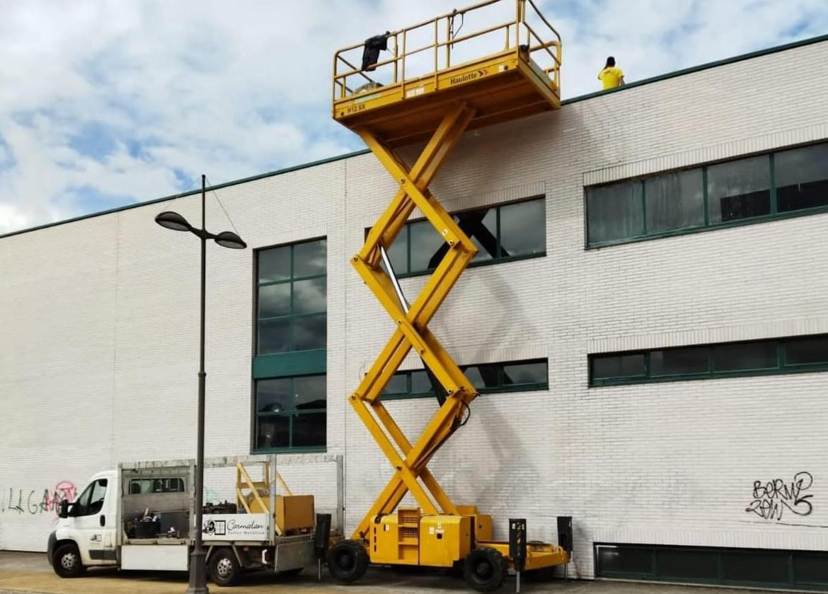 Obras en el pabellón Lydia Valentín.