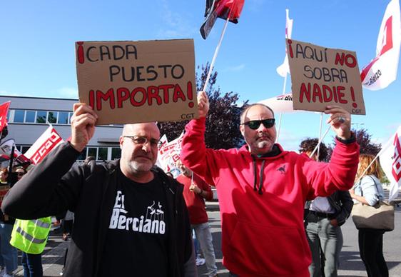 Protesta de trabajadores de Teleperformance en Ponferrada.