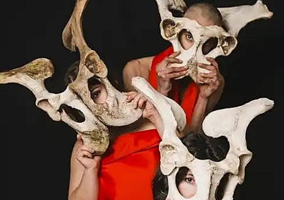 Imagen de la obra 'Mordiendo la verdad 2. 0: Recuperando la memoria de las mujeres'.