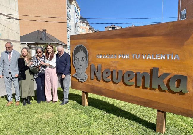 Ponferrada dedicó una rotonda a la exconcejala Nevenka Fernández.