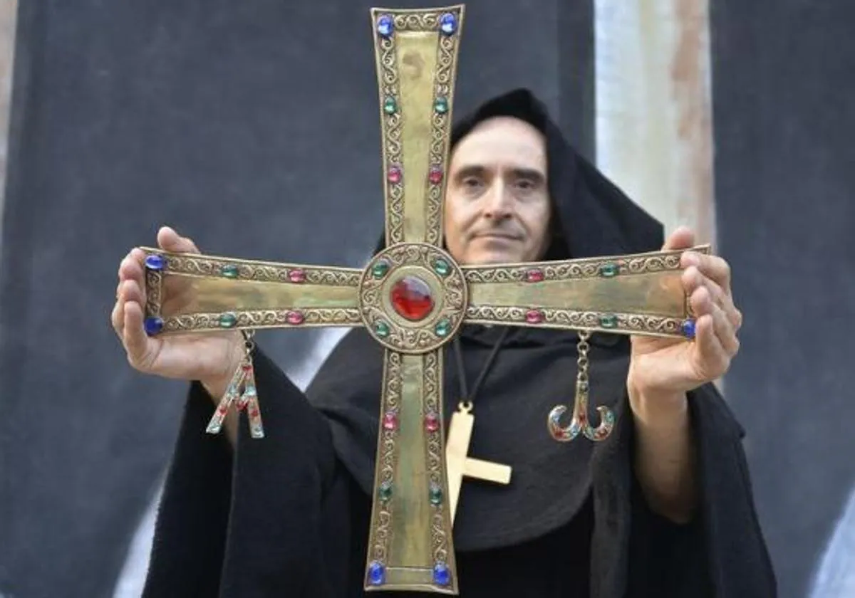 Imagen de la Cruz de Santiago de Peñalba, uno de los símbolos del Bierzo.
