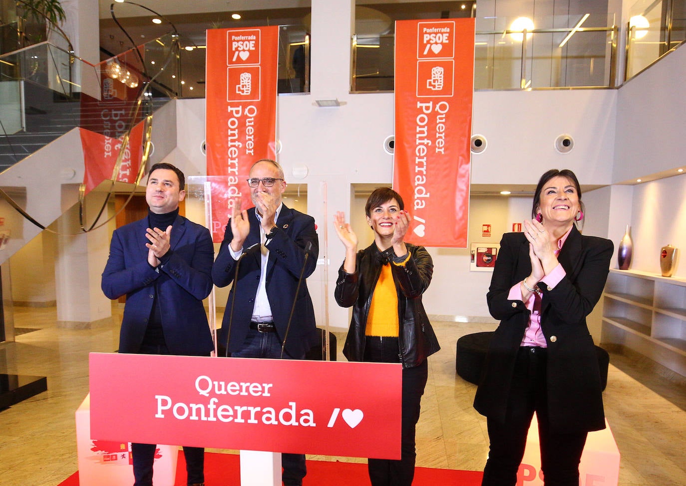 Fotos: La ministra Isabel Rodríguez respalda la candidatura de Olegario Ramón