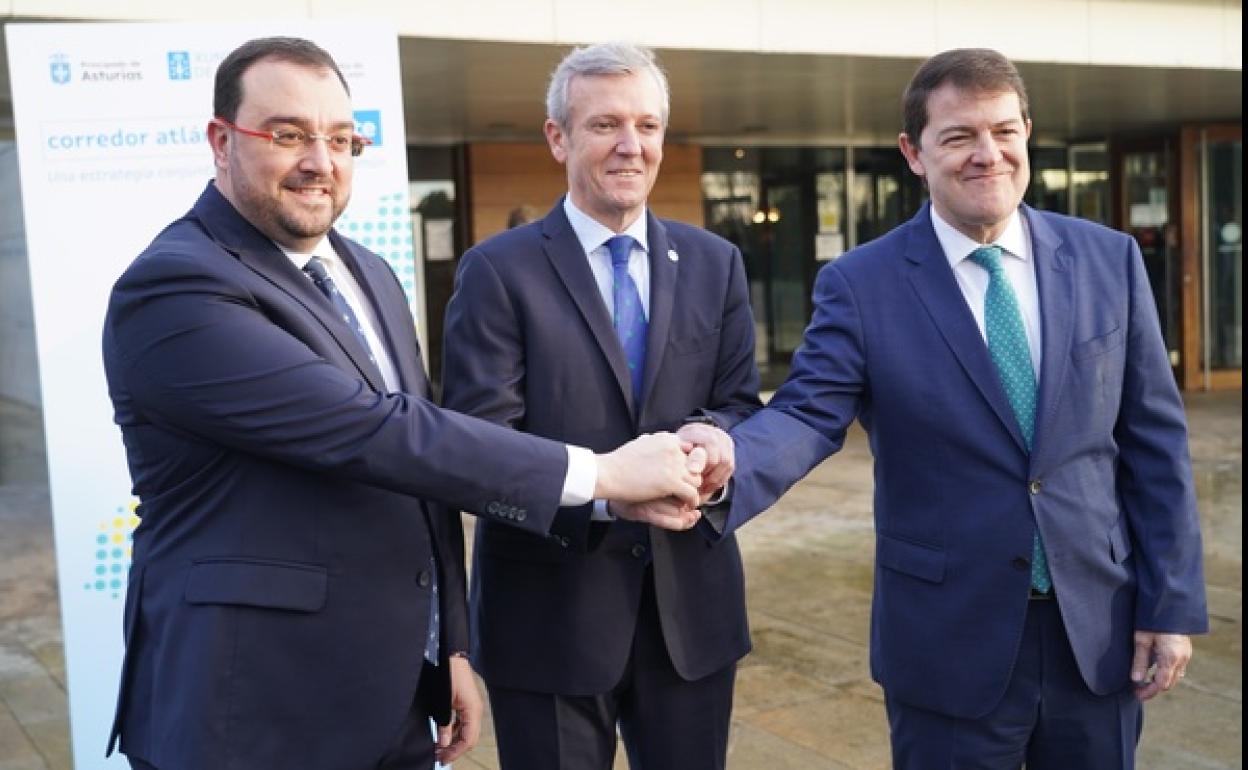 El presidente de la Junta de Castilla y León, Alfonso Fernández Mañueco, participa en el foro 'Corredor Atlántico Noroeste' junto a los presidentes de la Xunta de Galicia y del Principado de Asturias, Alfonso Rueda y Adrián Barbón.