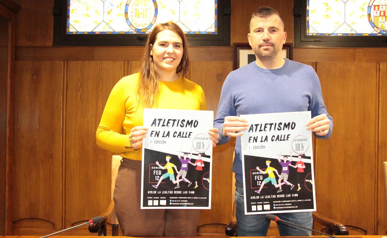 La deportista berciana Sabina Asenjo y el concejal de Deportes de Ponferrada, Iván Castrillo, presentaron la iniciativa.