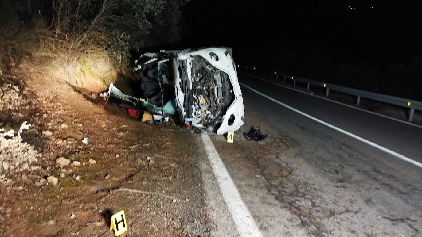 Fallece un varón en Carucedo tras sufrir un accidente con su turismo y salirse de la vía
