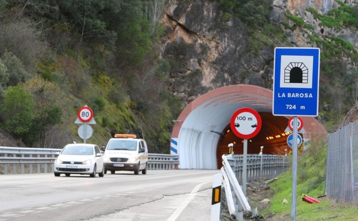 Imagen de la carretera Nacional 120 que comunica Ponferrada con Orense.