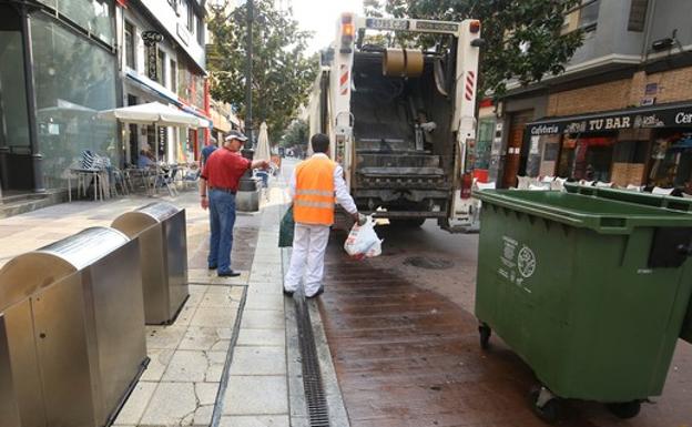 FCC defiende que hace «todos los esfuerzos posibles» para «encajar una solución» y que «no haya huelga» de basuras en Ponferrada