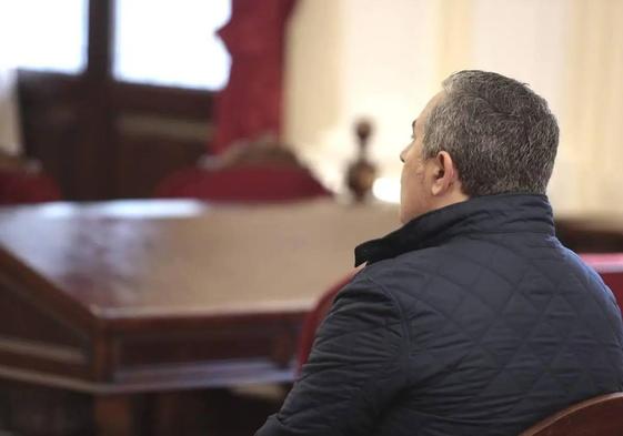 Marcos López, ya exalcalde de Cabañas Raras, durante la celebración del juicio en la Audiencia Provincial.